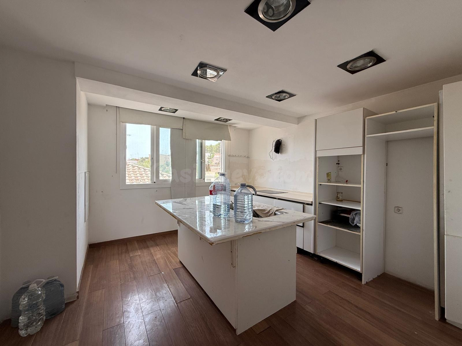 Chalet con jardín privado y gran potencial en La Pobla de Mo - foto 4