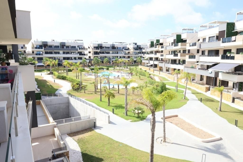 Apartamento 3 habitaciones 116m² en venta - Punta Prima - foto 2