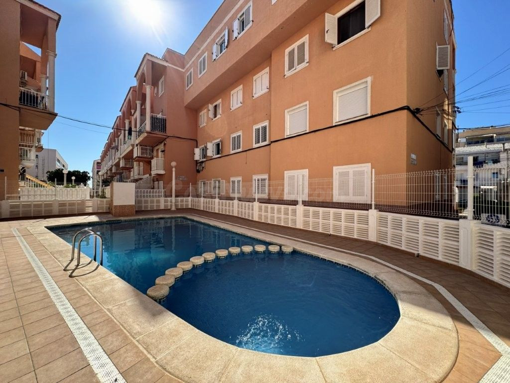 Piso con Piscina a 100m de la Playa de La Mata (Costa Blanca)