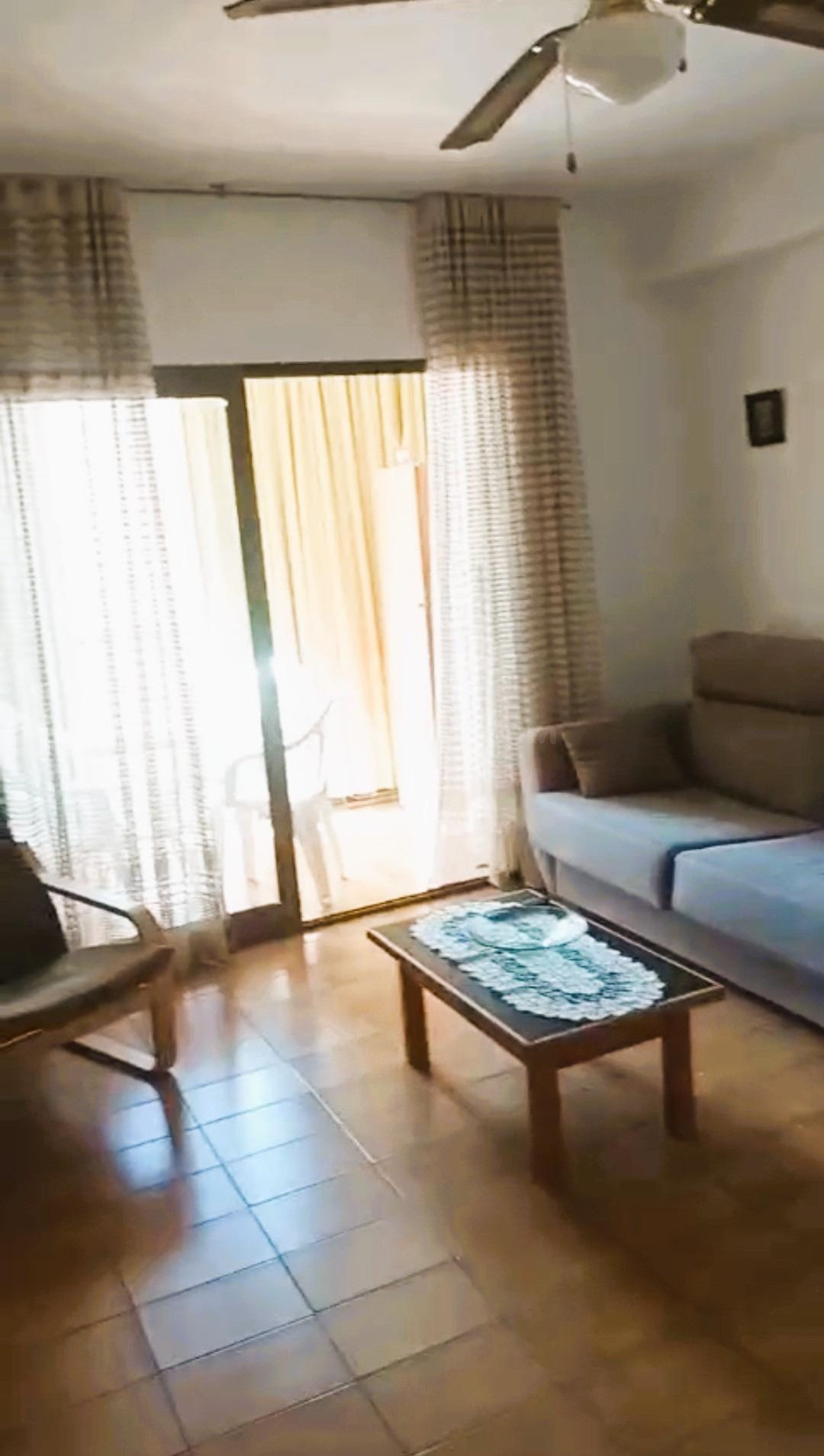 Apartamento 1 dormitorio con piscina, jardín y parking centr - foto 4