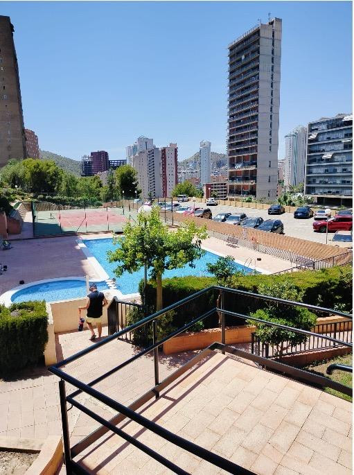 SE VENDE ESTUDIO-DUPLEX  EN BENIDORM ZONA PONIENTE - foto 2