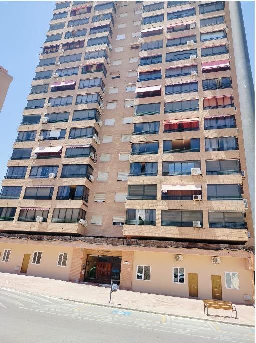SE VENDE ESTUDIO-DUPLEX  EN BENIDORM ZONA PONIENTE - foto 3