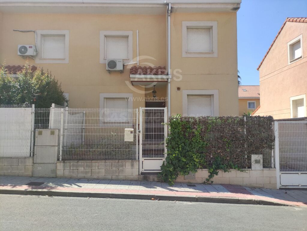 Adosado en Olias Del Rey