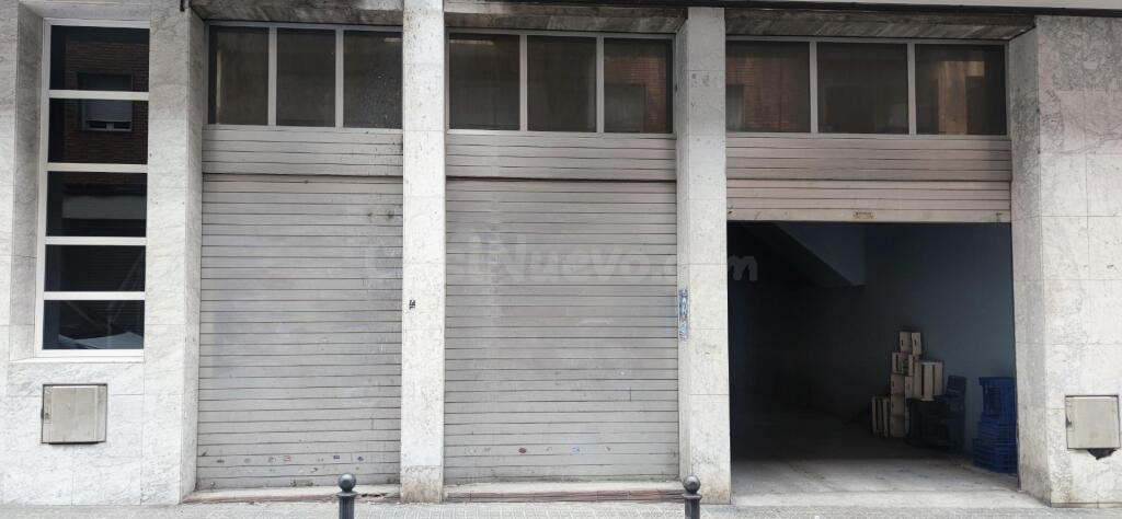 LOCAL COMERCIAL EN PLAZA CATALUÑA