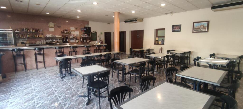 NEGOCIO DE RESTAURANTE CON VIVIENDA Y SOLAR EN BALSARENY