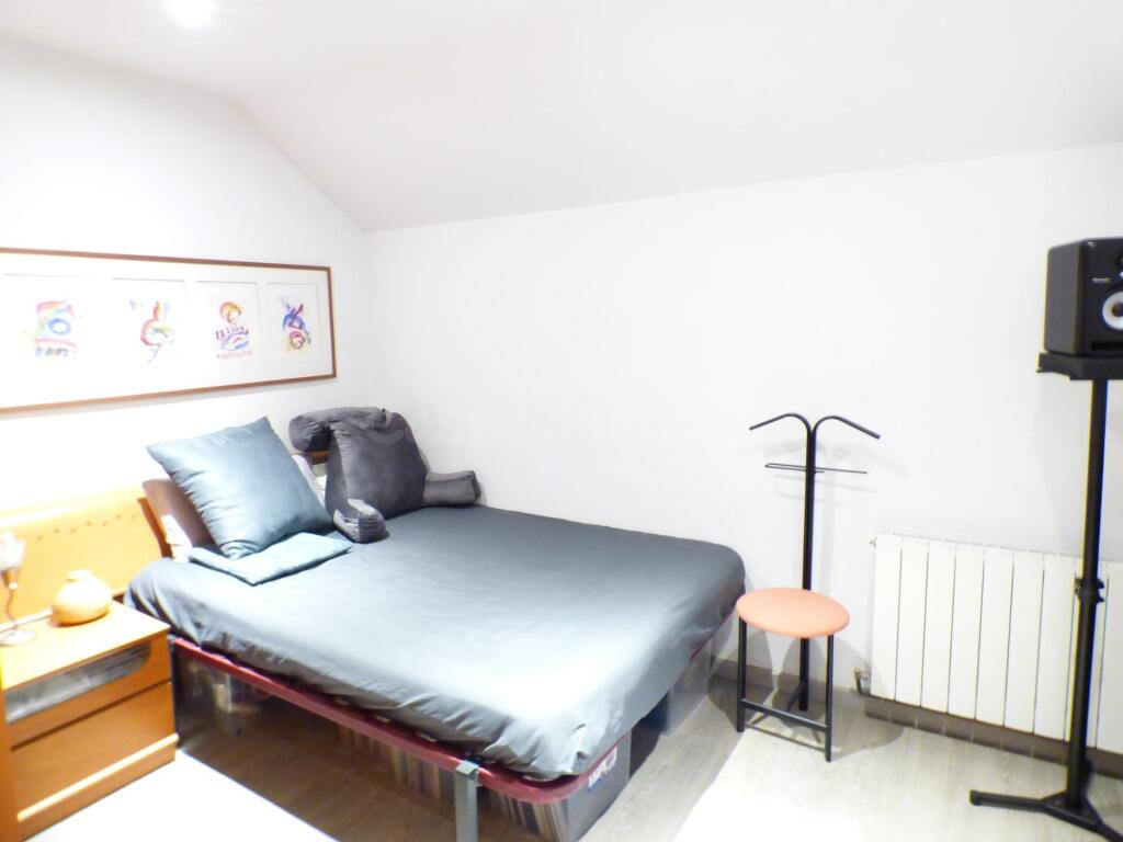 MARAVILLOSO DUPLEX INVERTIDO EN VENTA EN BADALONA CON 3 habi - foto 4