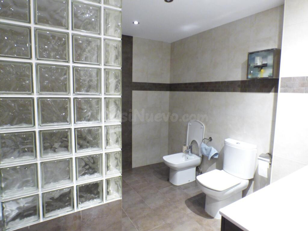 MARAVILLOSO DUPLEX INVERTIDO EN VENTA EN BADALONA CON 3 habi - foto 5