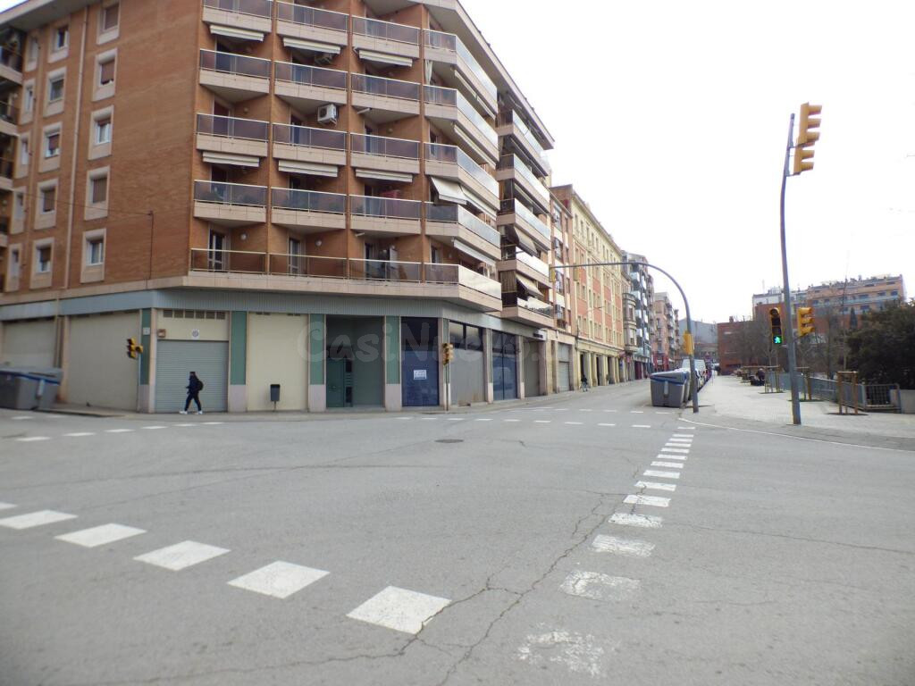 LOCAL COMERCIAL ESQUINERO IDEAL PARA SUPERMERCADO DE 451 M2