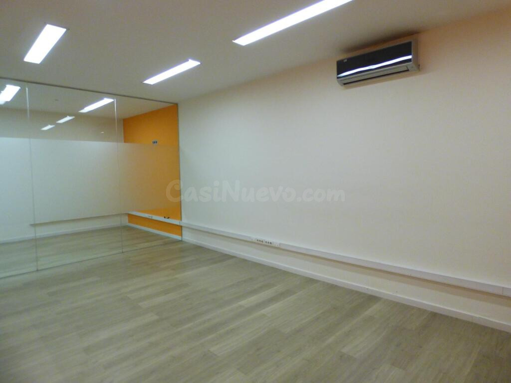 Local comercial en alquiler en Manresa – Zona universidad - foto 2