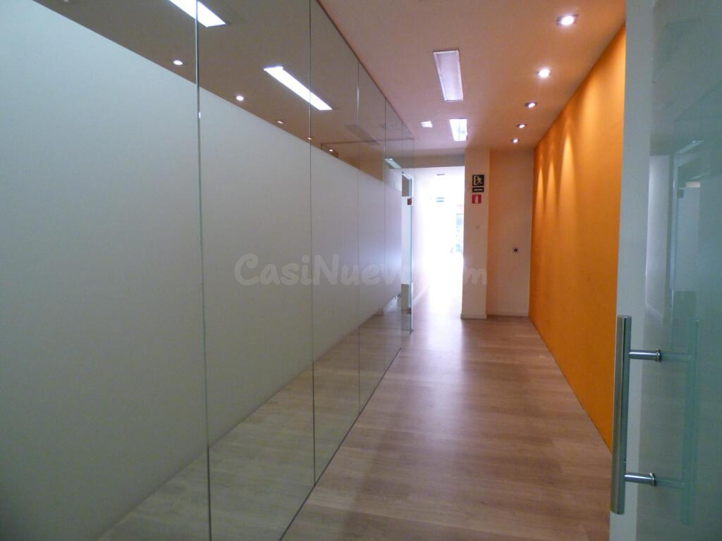 Local comercial en alquiler en Manresa – Zona universidad - foto 3