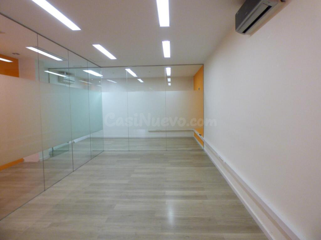 Local comercial en alquiler en Manresa – Zona universidad - foto 4