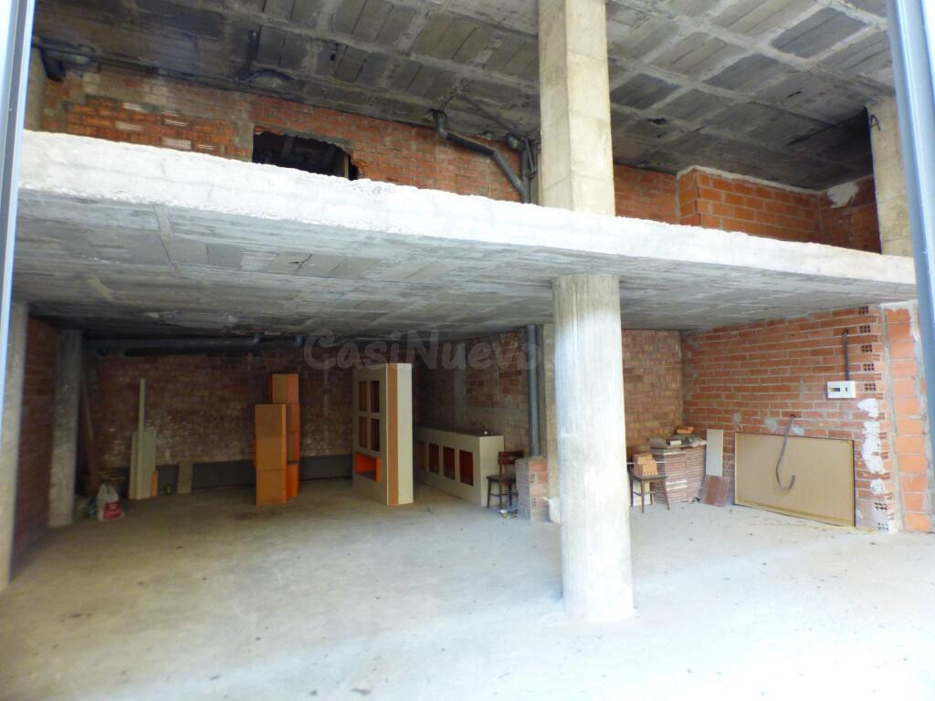 LOCAL EN VENTA CON GRAN APARADOR SITUADO EN UNA ZONA DE PASO - foto 4