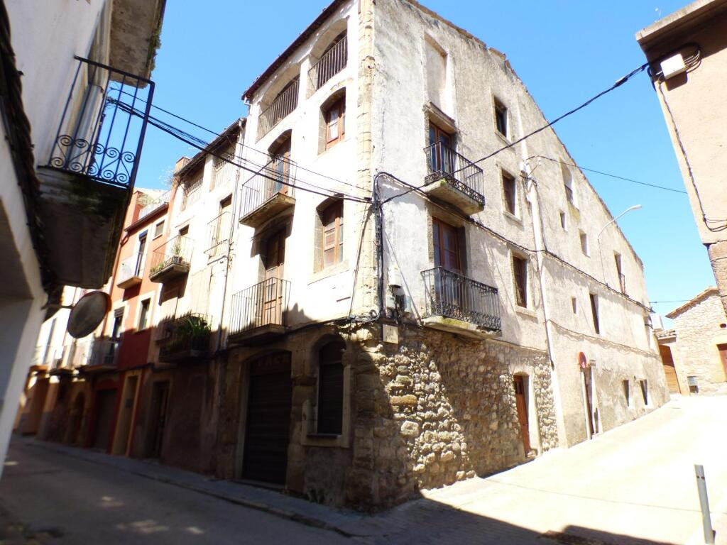 CASA EN ARTÈS PARA REFORMAR PARA GRANDES FAMILIAS O PARA HAC
