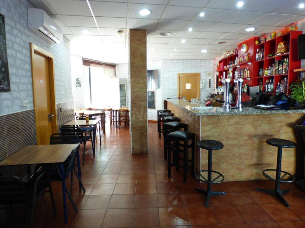 ? Bar cafetería en traspaso – Zona Bases de Manresa, junto a - foto 5