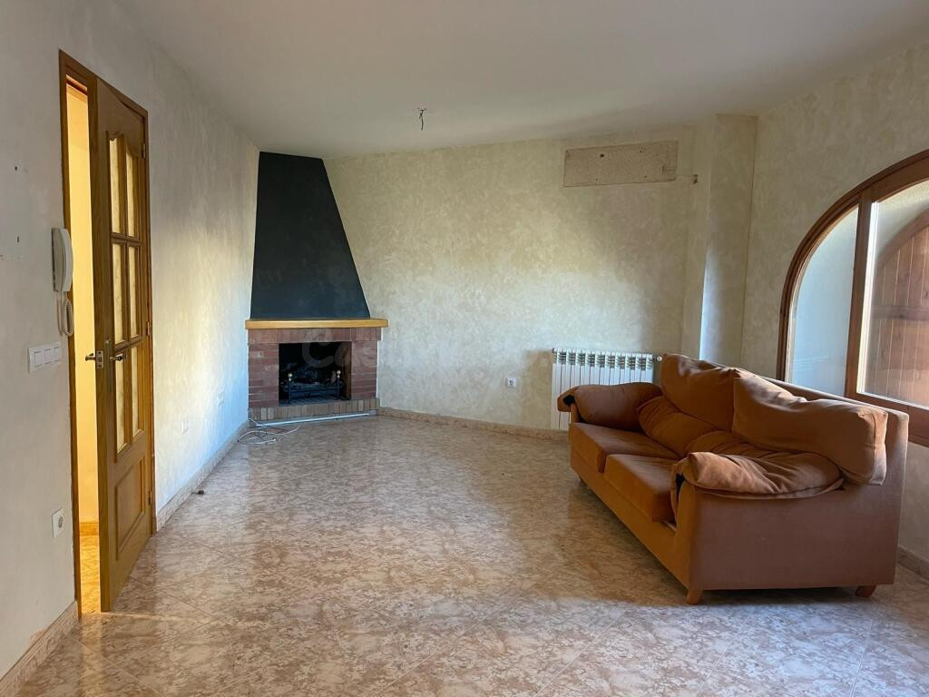 Casa con encanto, terreno adicional y gran potencial en plen - foto 5
