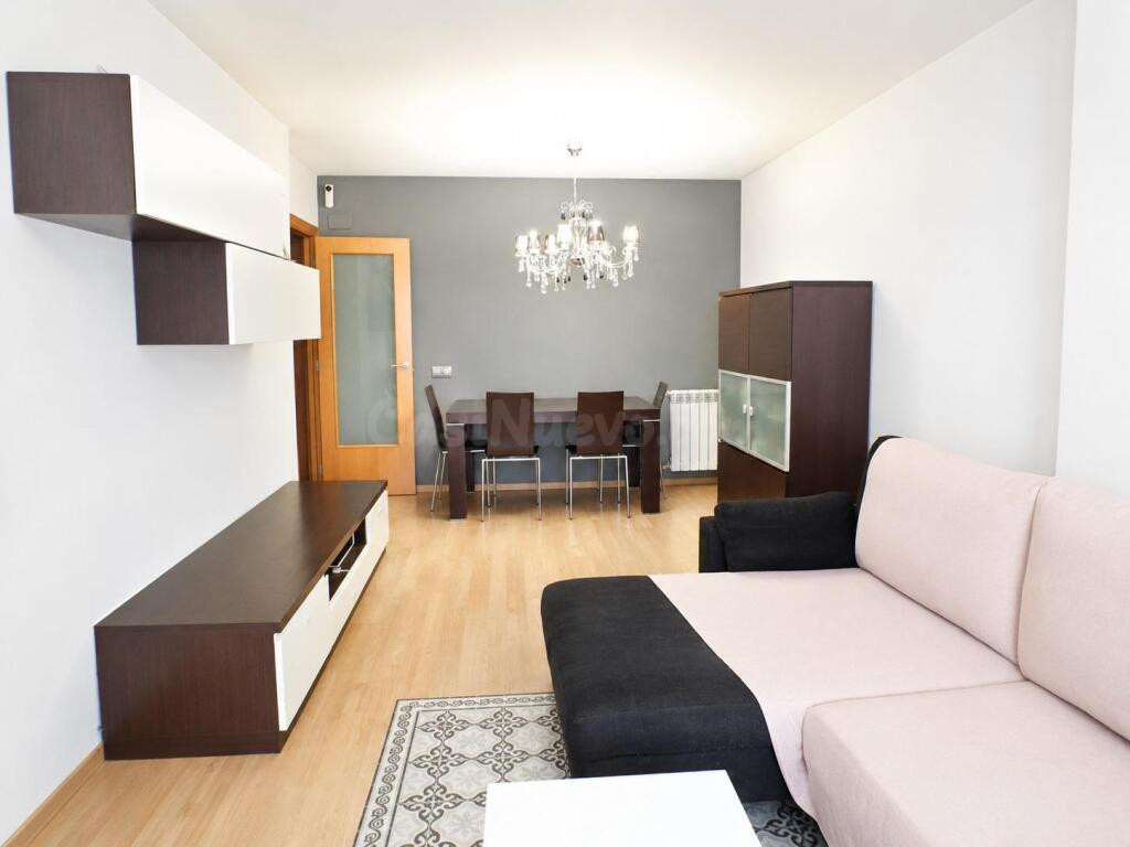 Amplia vivienda seminueva con dos terrazas, zona comunitaria - foto 2