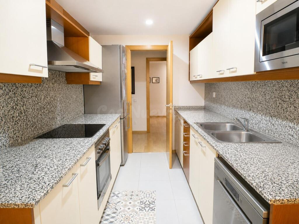 Amplia vivienda seminueva con dos terrazas, zona comunitaria - foto 3