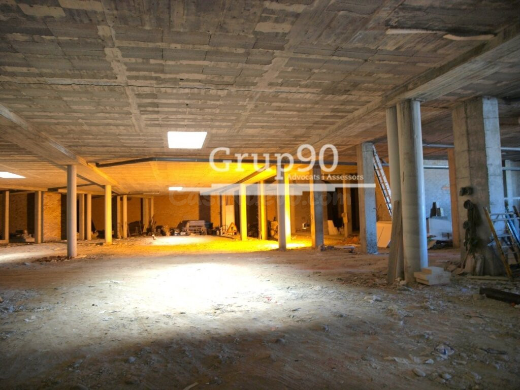 EL LOCAL IDEAL PARA TU NEGOCIO, 2.000M2 EN LLEIDA - foto 4