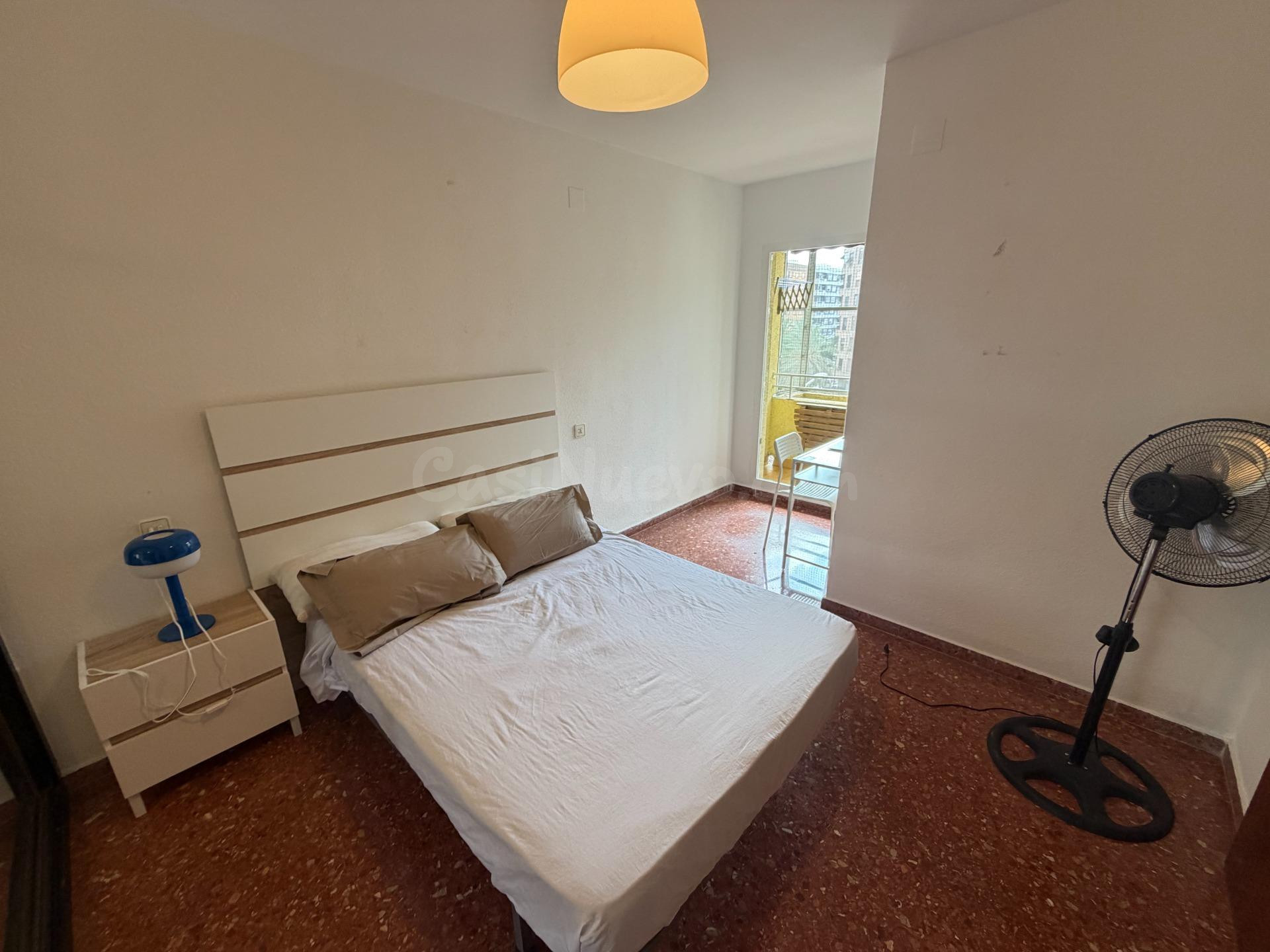 Solo queda una habitación disponible junto al Metro Ayora (Valencia)