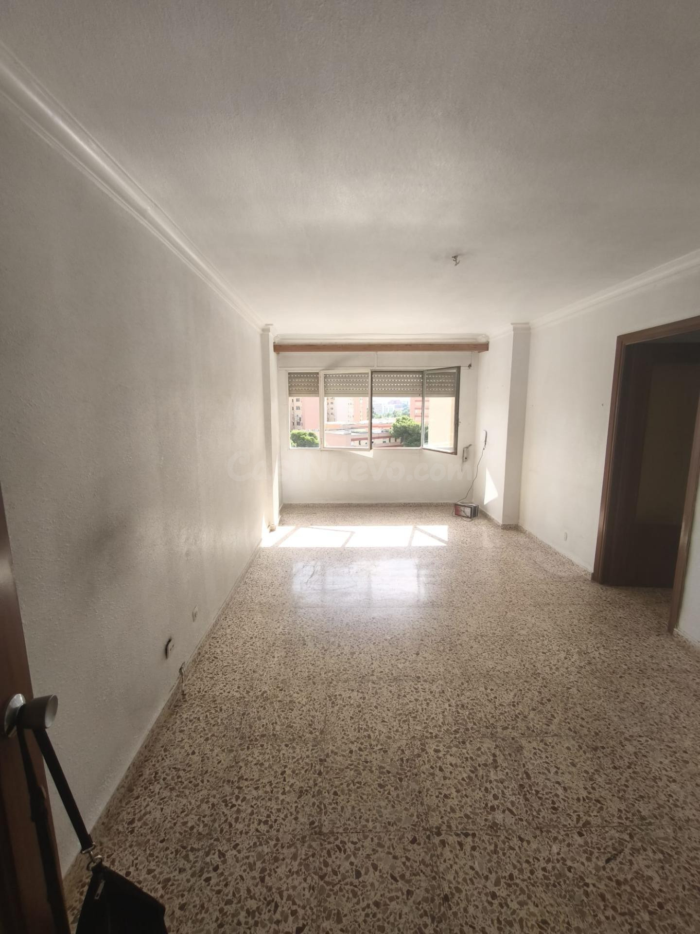VIVIENDA PARA REFORMAR CON GRAN POTENCIAL DE INVERSIÓN - foto 2