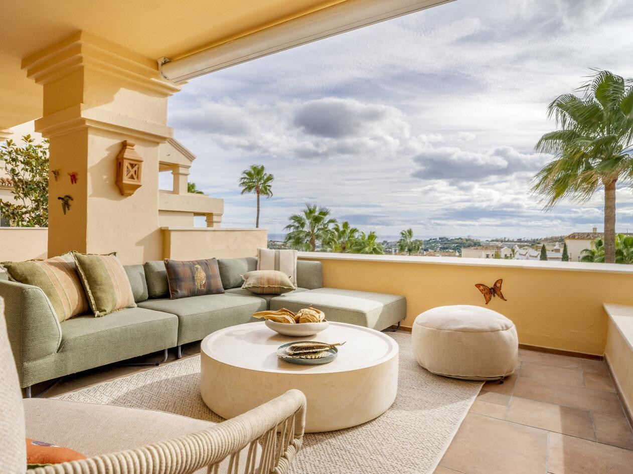 APARTAMENTO DE LUJO EN NUEVA ANDALUCIA CON VISTAS AL MAR