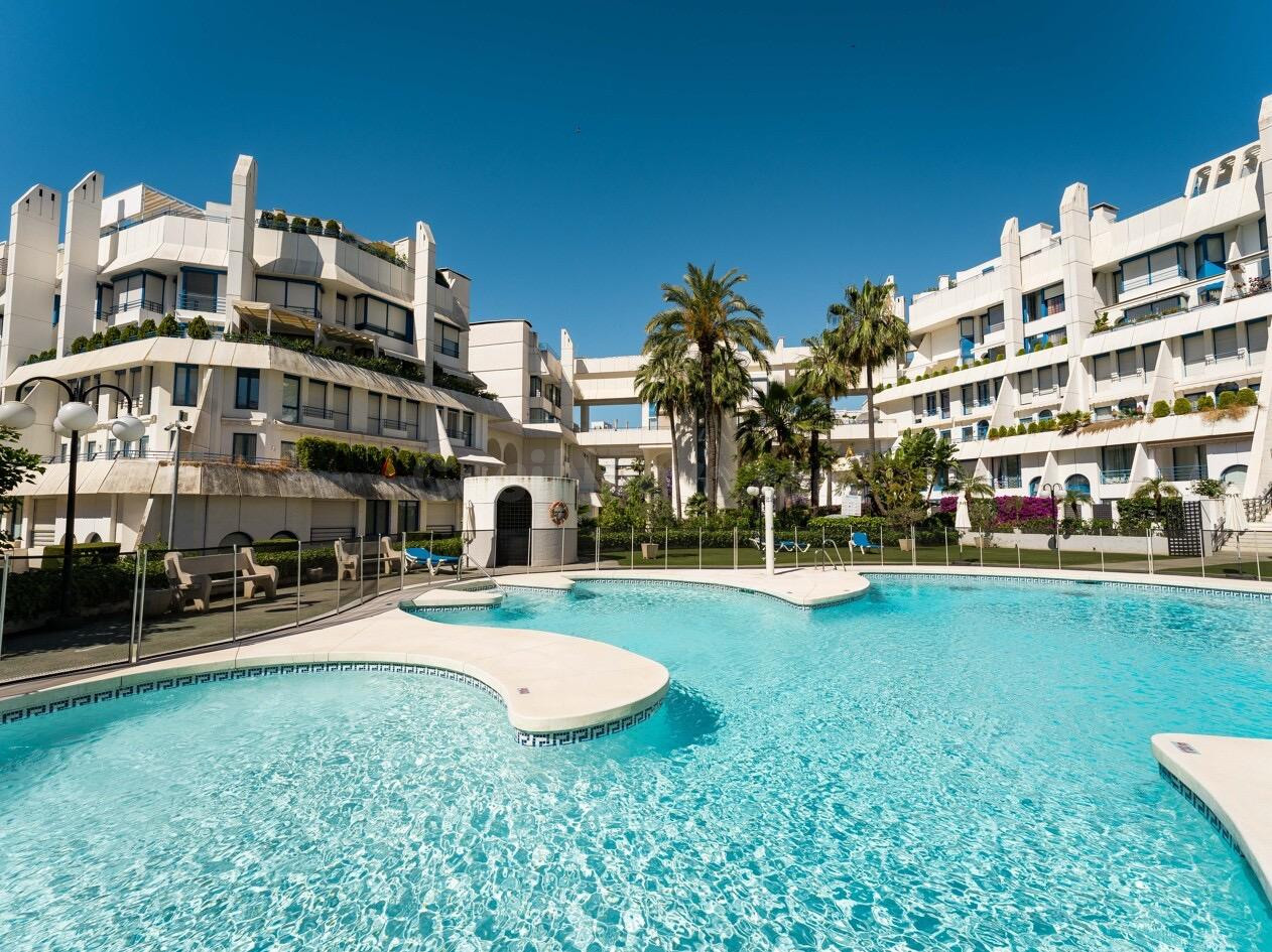 DUPLEX DE LUJO EN MARBELLA EN 2ª LÍNEA DE PLAYA, CENTRO - foto 2