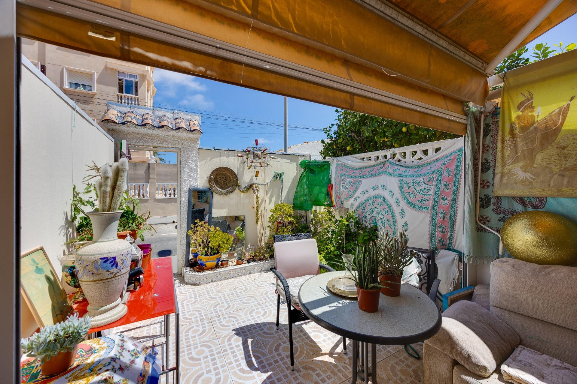 Bungalow sin vecinos arriba de 1 dormitorio con patio en Nue - foto 4
