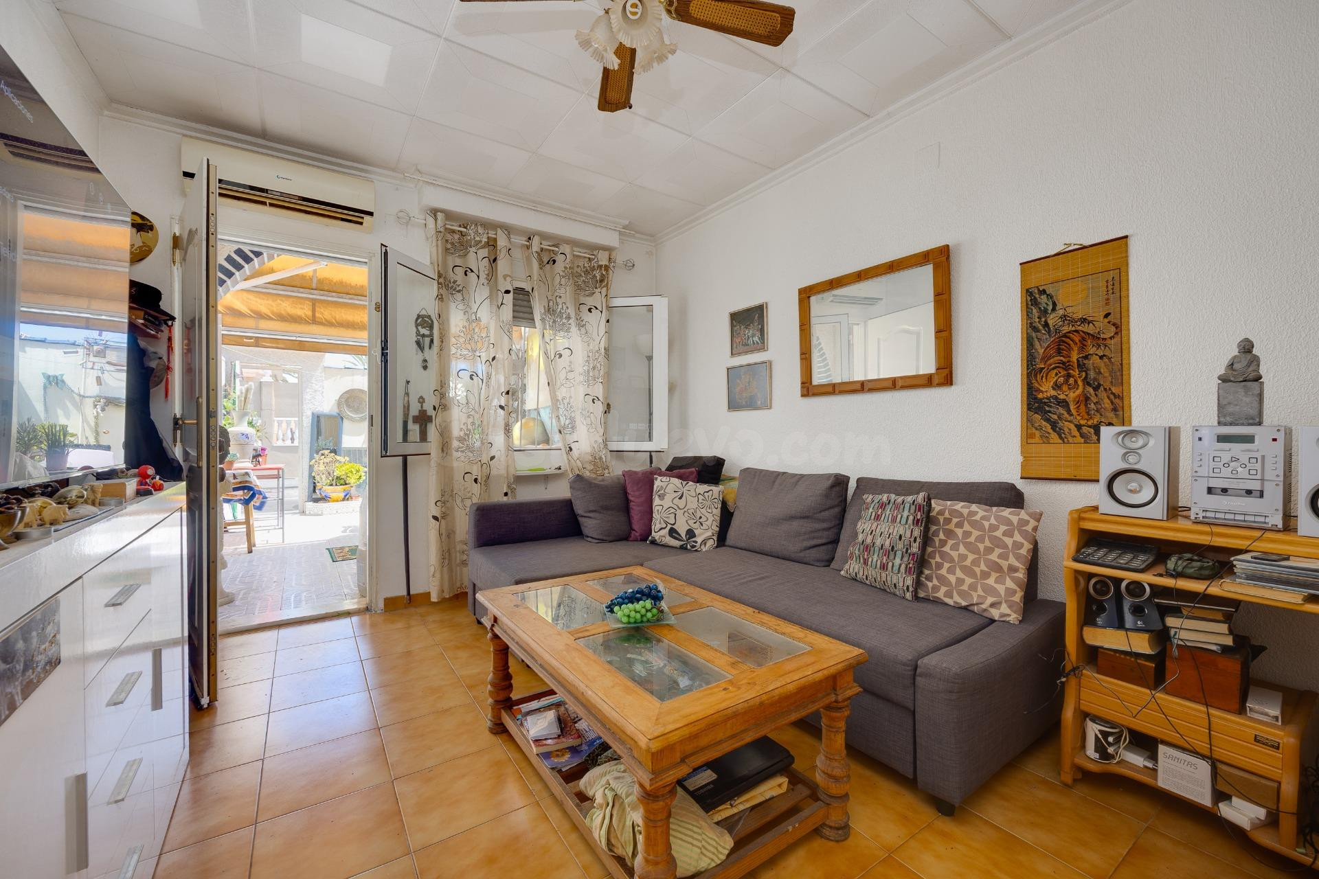 Bungalow sin vecinos arriba de 1 dormitorio con patio en Nue - foto 5