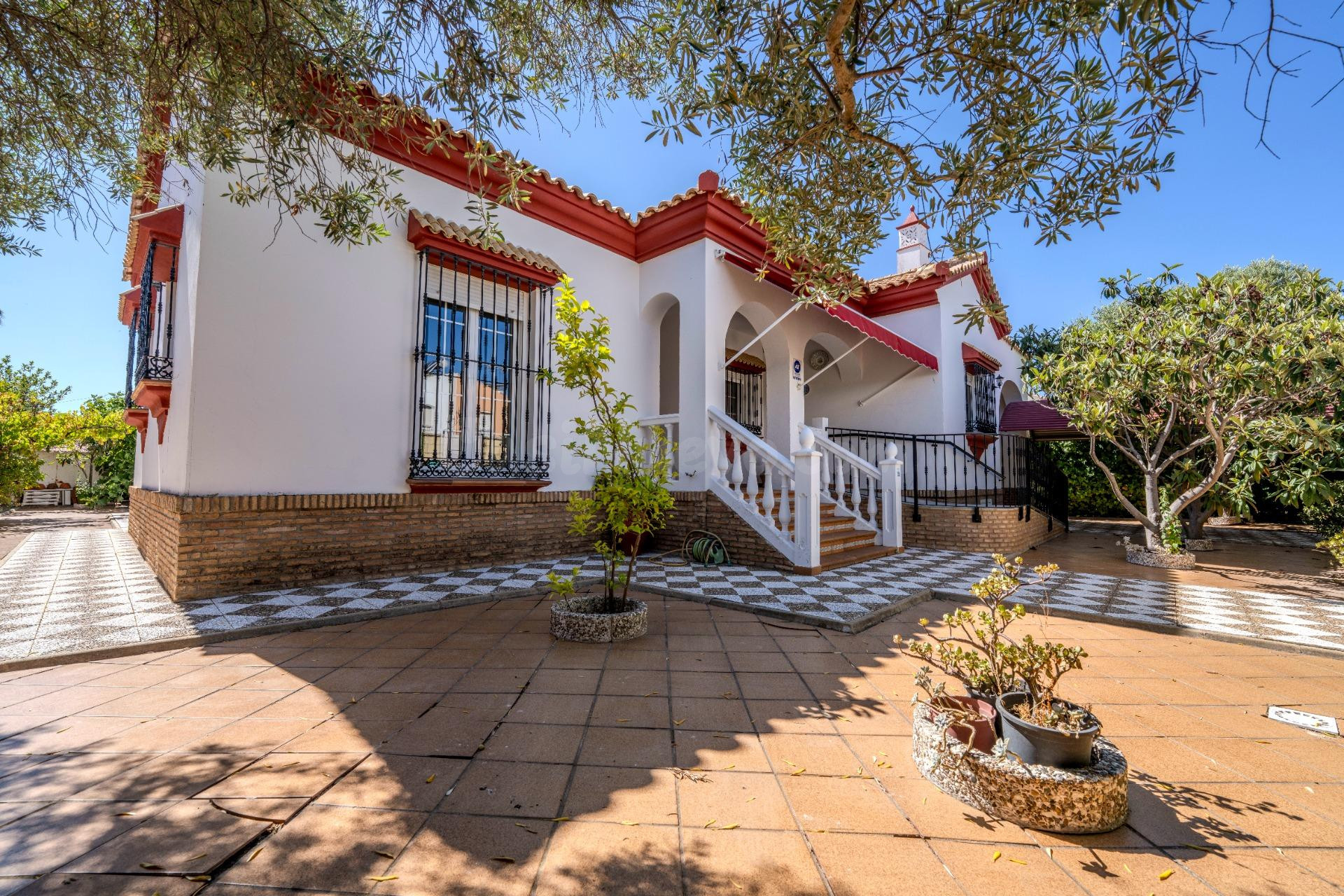 CHALET INDEPENDIENTE CON PISCINA PRIVADA, JARDÍN Y GARAJE EN - foto 5