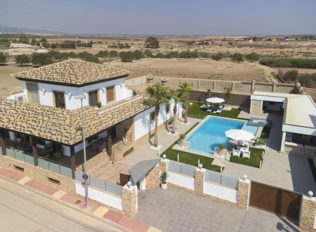 Villa 4 habitaciones 190m² en venta - Jerónimo Y Avileses