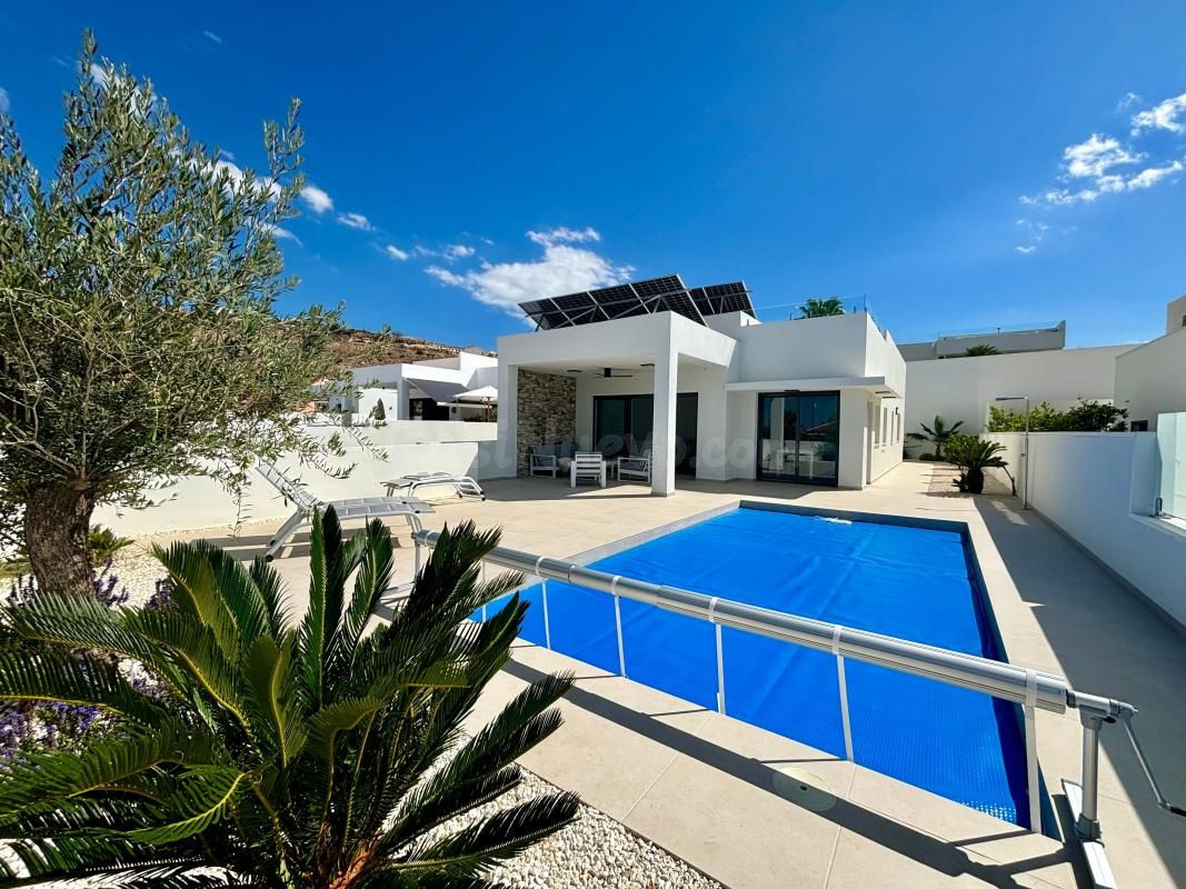 Villa 3 habitaciones 120m² en venta - Pueblo 4