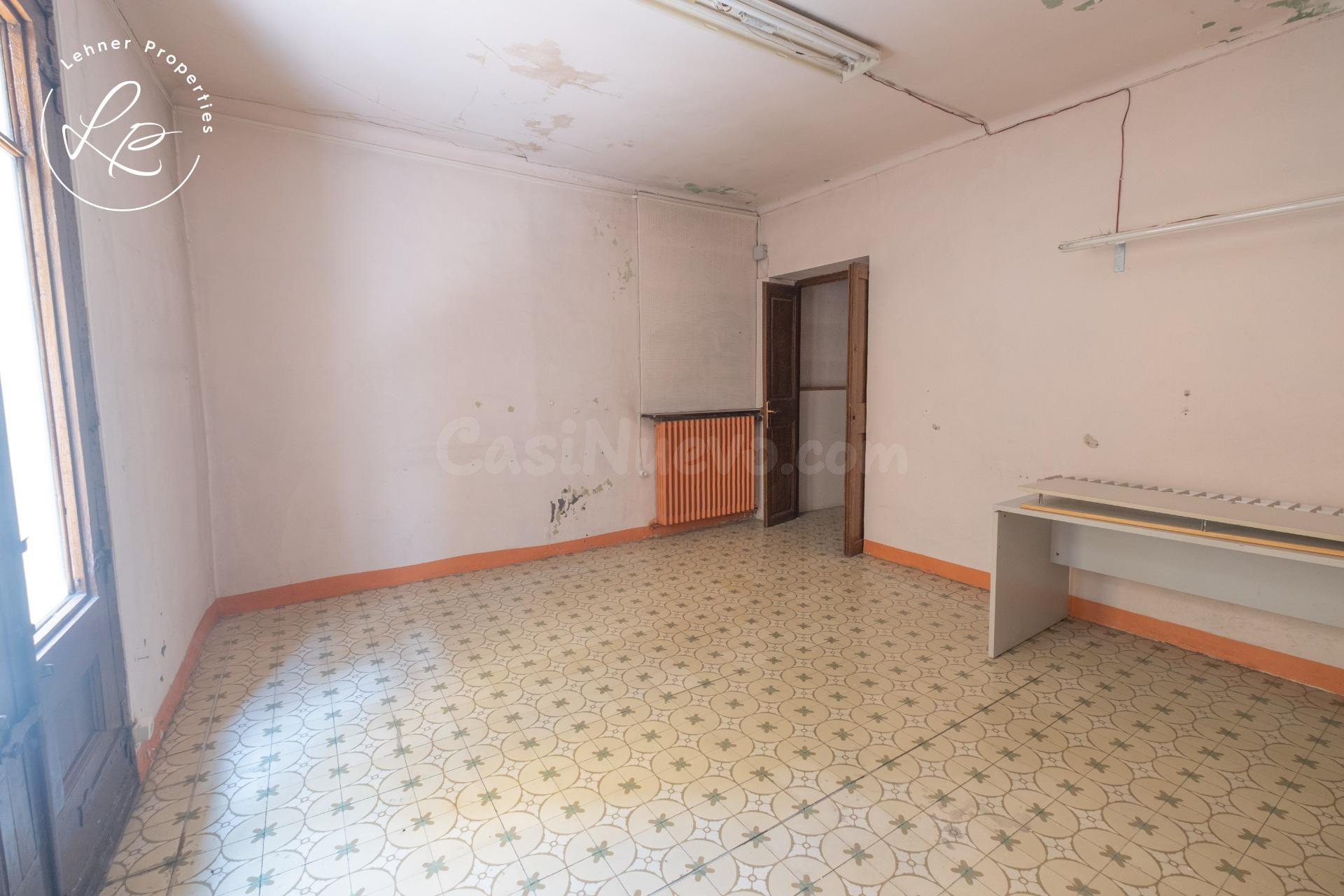 Edificio de 4 plantas con alto potencial de inversión en el  - foto 13