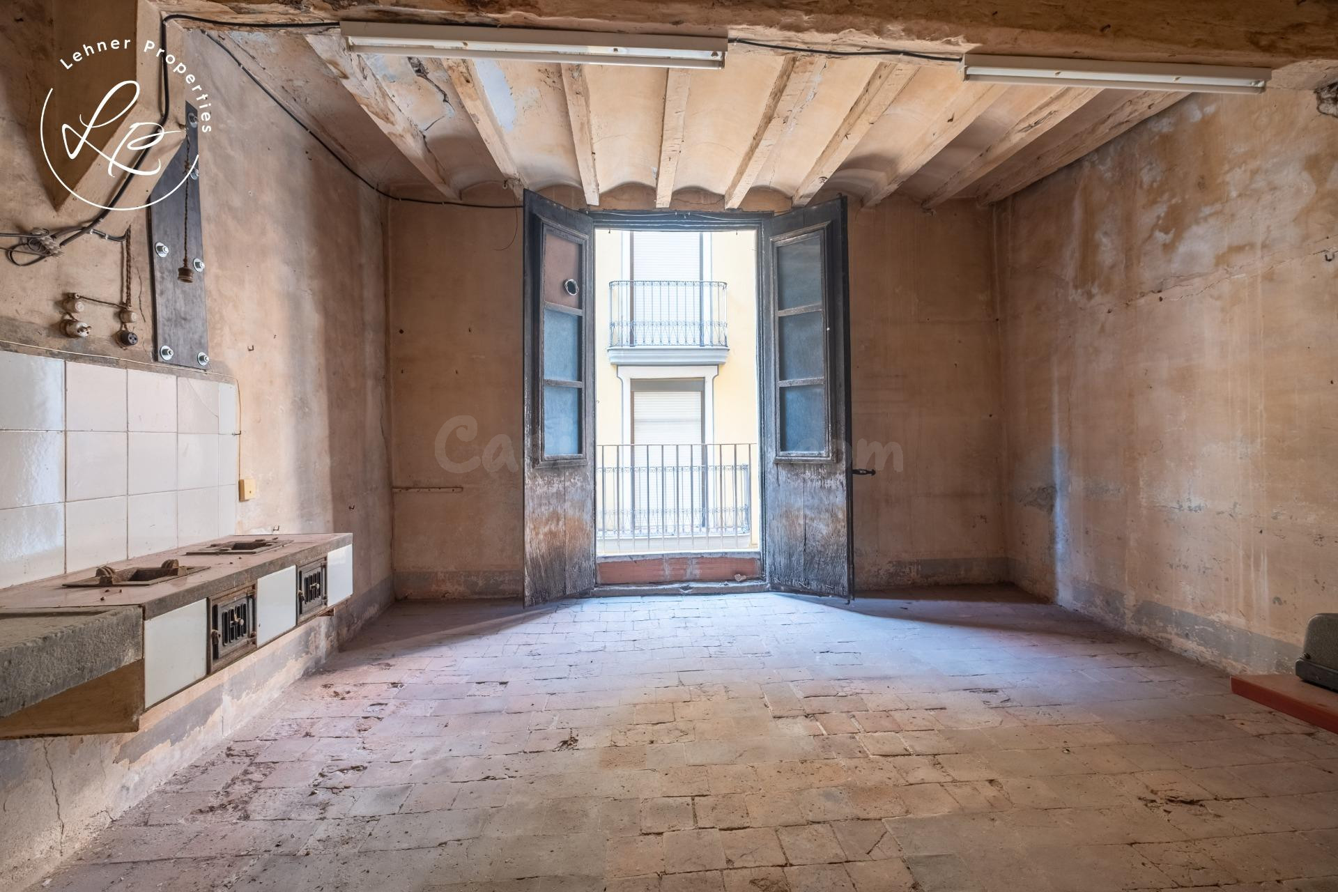 Edificio de 4 plantas con alto potencial de inversión en el  - foto 17