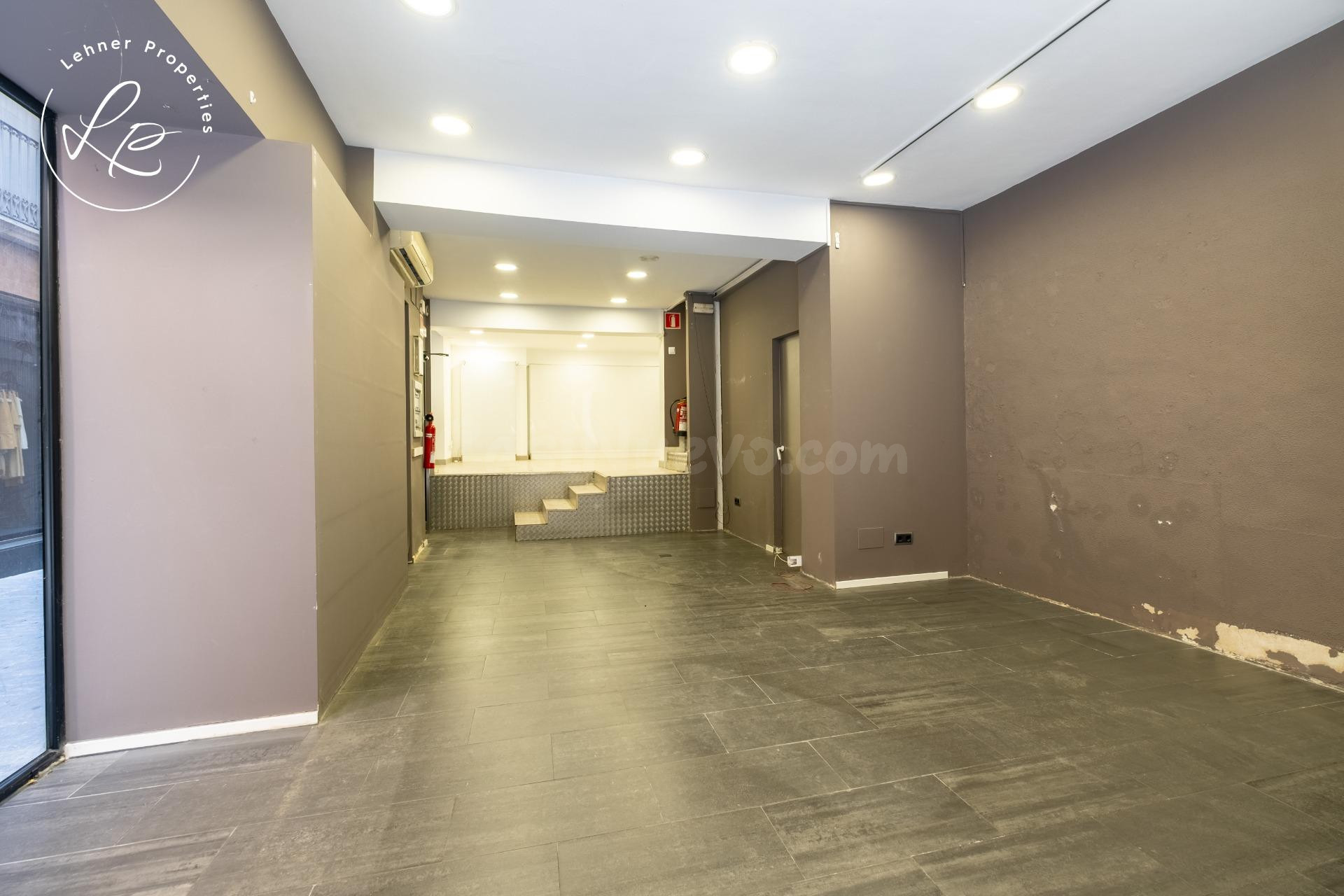 Edificio de 4 plantas con alto potencial de inversión en el  - foto 3