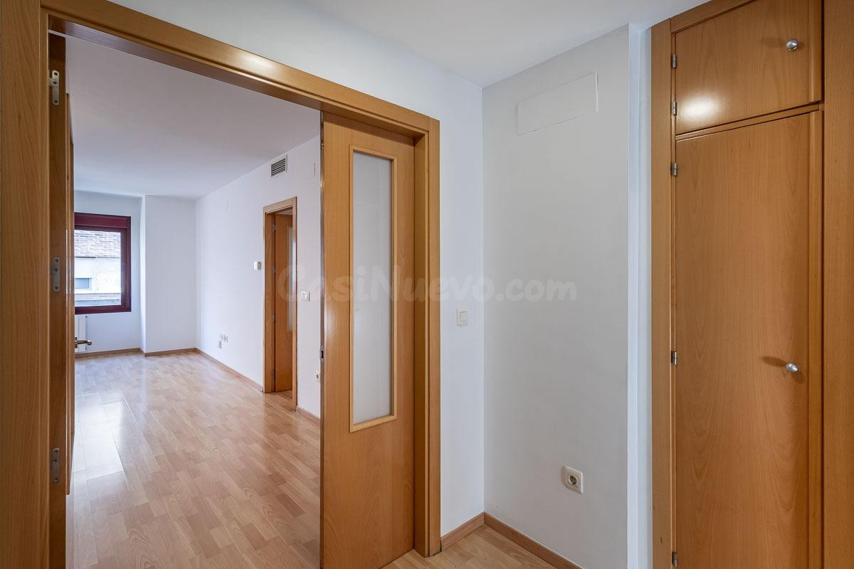 Ático dúplex junto Alhamar con 2 garajes y 2 trasteros - foto 11