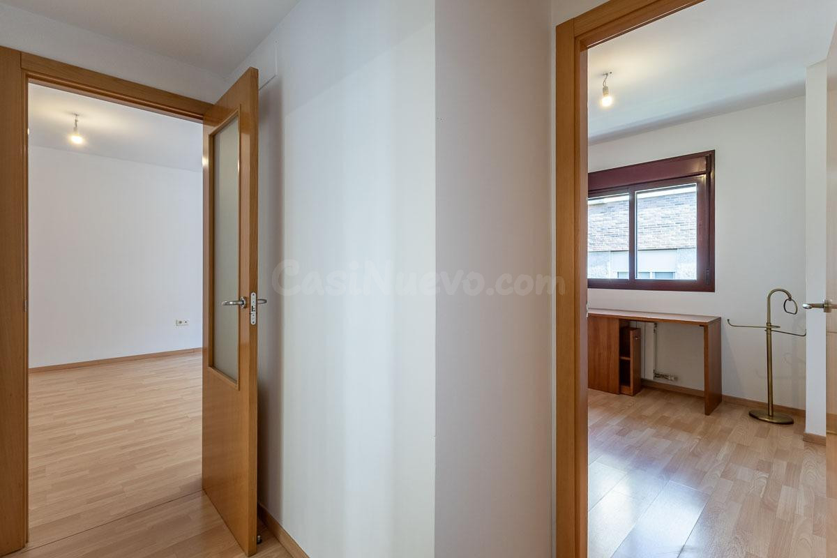 Ático dúplex junto Alhamar con 2 garajes y 2 trasteros - foto 12