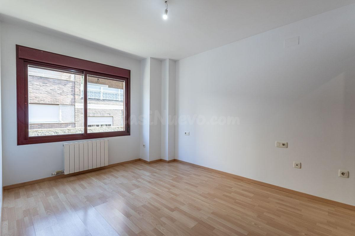 Ático dúplex junto Alhamar con 2 garajes y 2 trasteros - foto 13