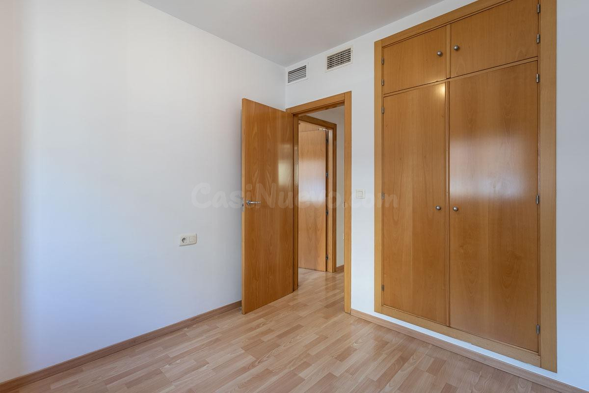 Ático dúplex junto Alhamar con 2 garajes y 2 trasteros - foto 17