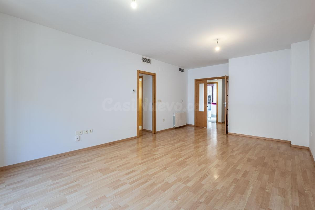 Ático dúplex junto Alhamar con 2 garajes y 2 trasteros - foto 3