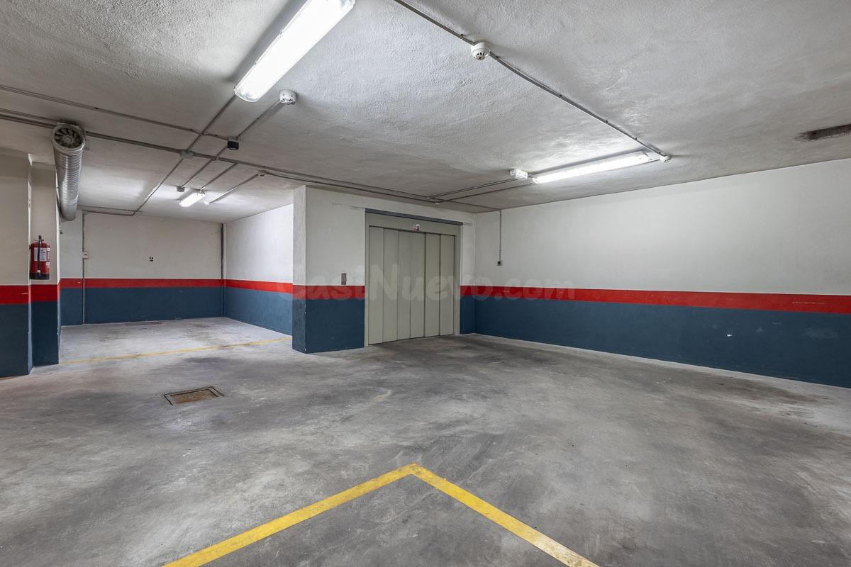 Ático dúplex junto Alhamar con 2 garajes y 2 trasteros - foto 26