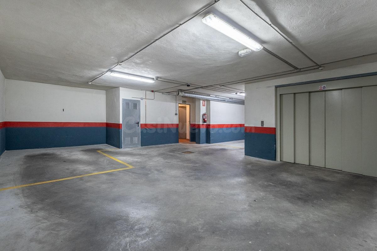 Ático dúplex junto Alhamar con 2 garajes y 2 trasteros - foto 27