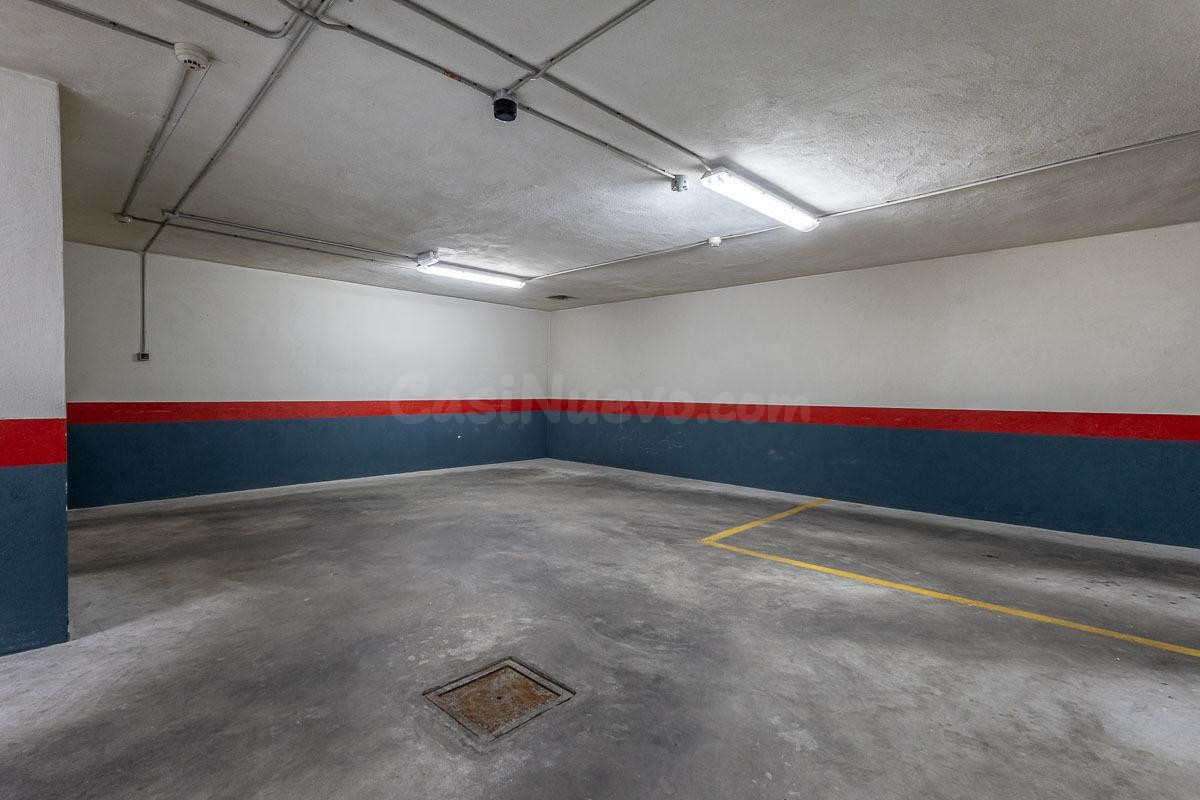 Ático dúplex junto Alhamar con 2 garajes y 2 trasteros - foto 28