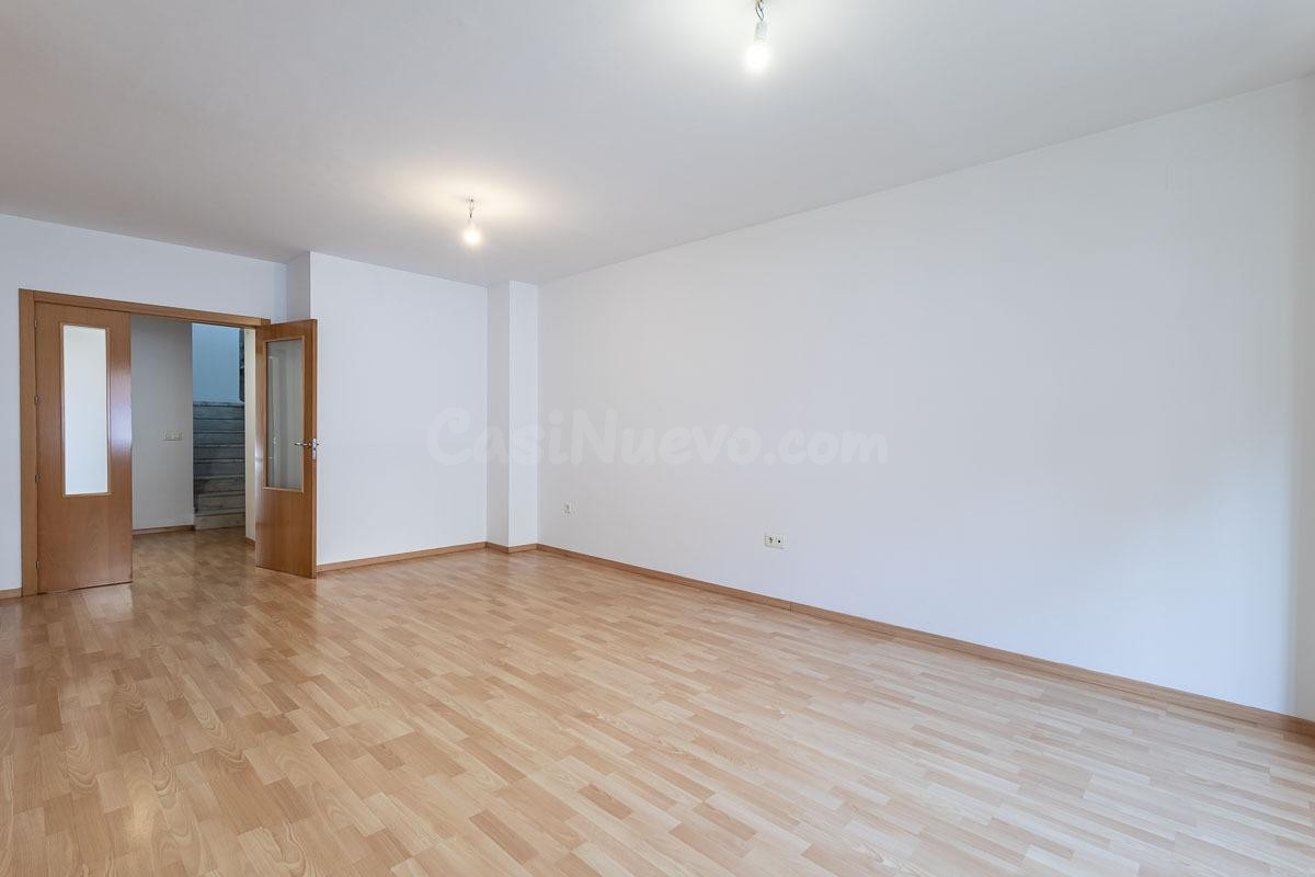 Ático dúplex junto Alhamar con 2 garajes y 2 trasteros - foto 5