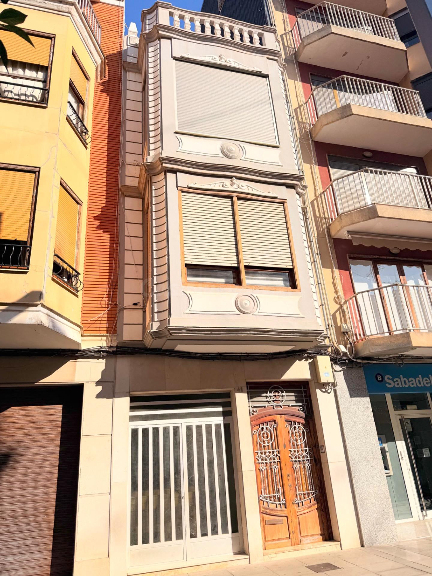 Casa señorial en el centro de Cullera con planta baja (garaj - foto 2