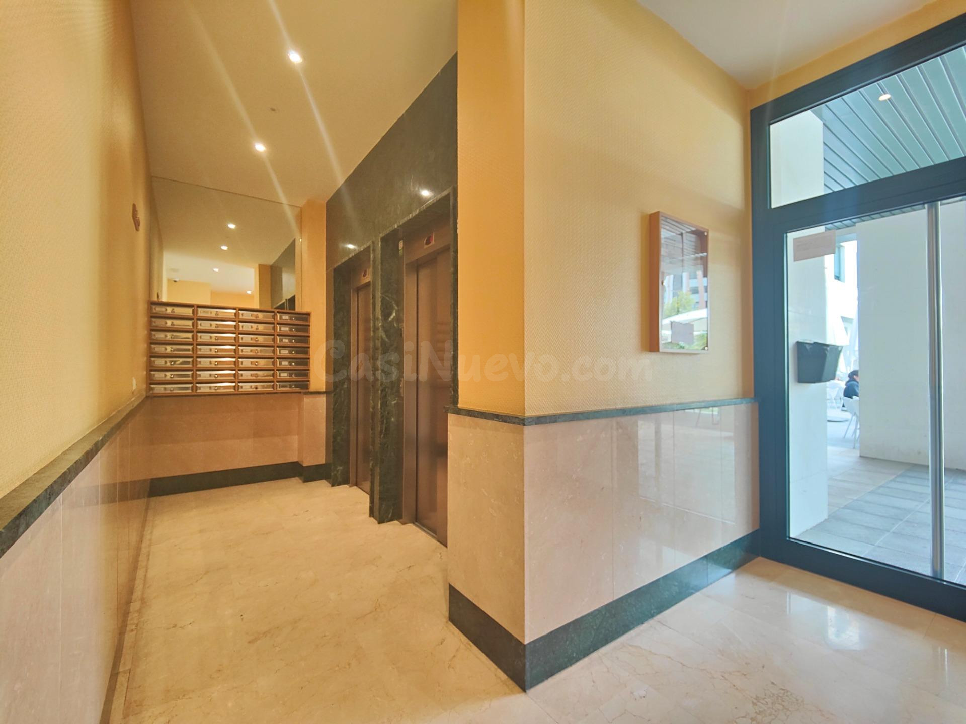 DOS dormitorios DOS baños con muebles en el centro de Villa  - foto 3