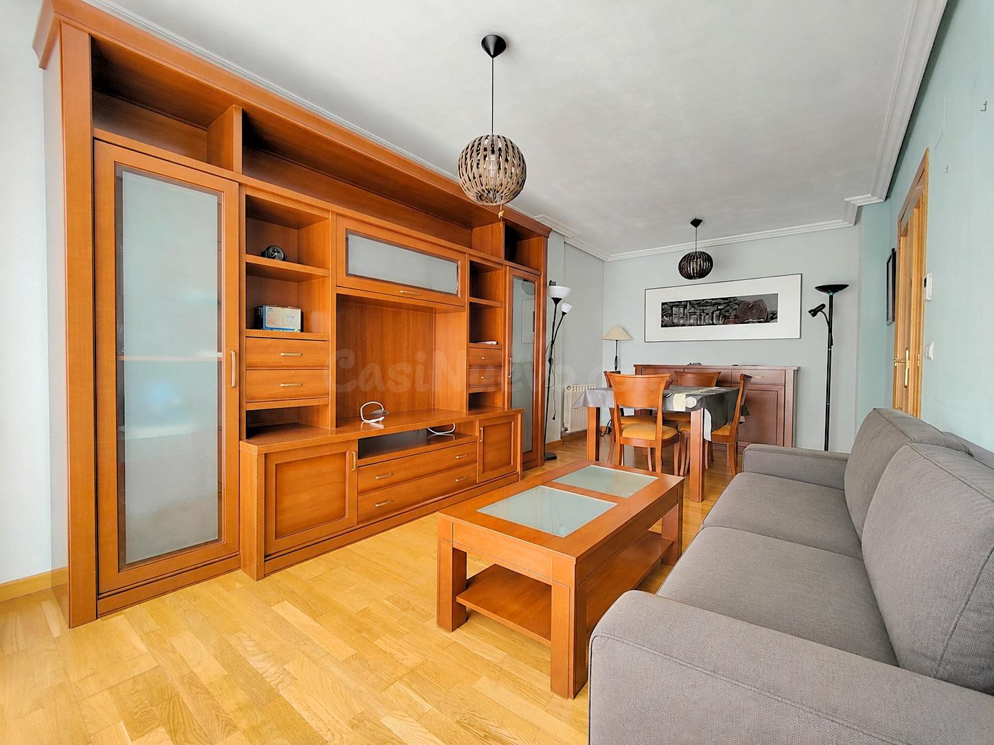 DOS dormitorios DOS baños con muebles en el centro de Villa  - foto 4