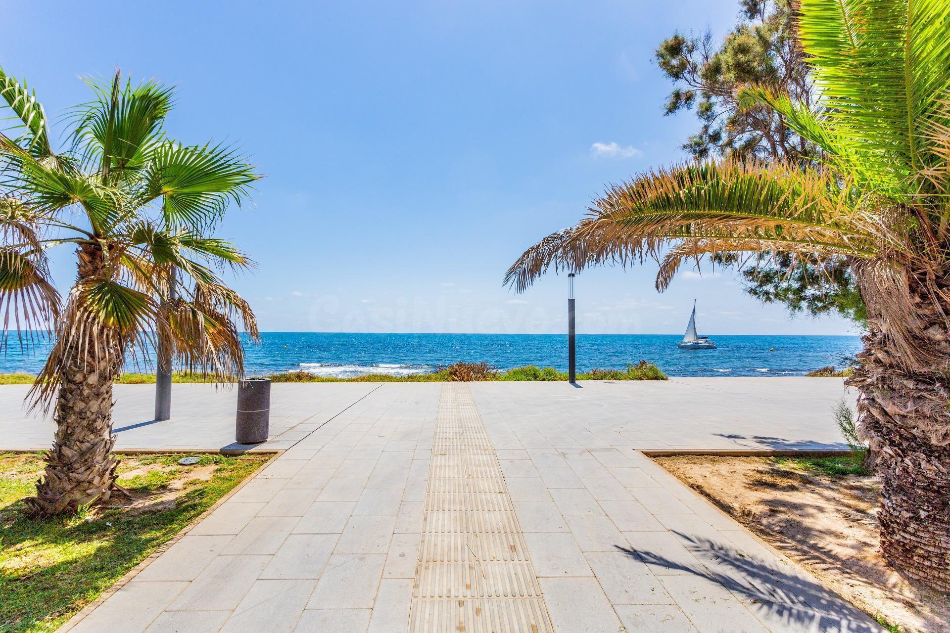Ático de dos dormitorios con garaje y vistas al mar - foto 27