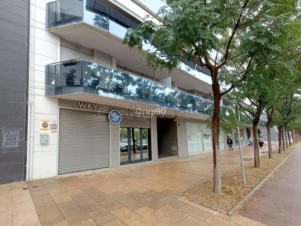 ¡El local de tus sueños te espera en Cappont! - foto 18