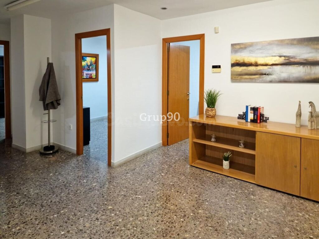 ¡Oportunidad de Inversión! Oficina en Venta con Rentabilidad - foto 5