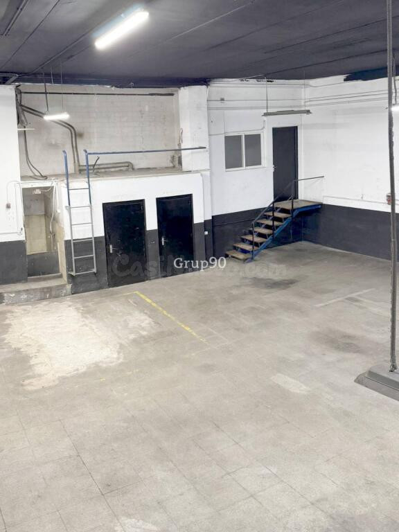 AMPLIO LOCAL COMERCIAL A PIE DE CALLE EN DRA CASTELLS